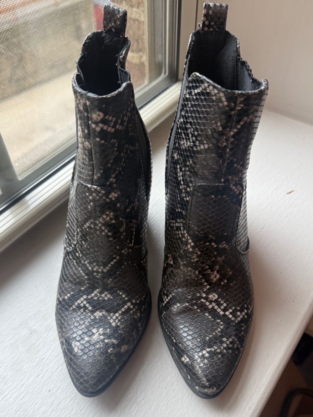 Soda Snakeskin Print Block Heel Chelsea Ankle Boots - Women’s US 6.5